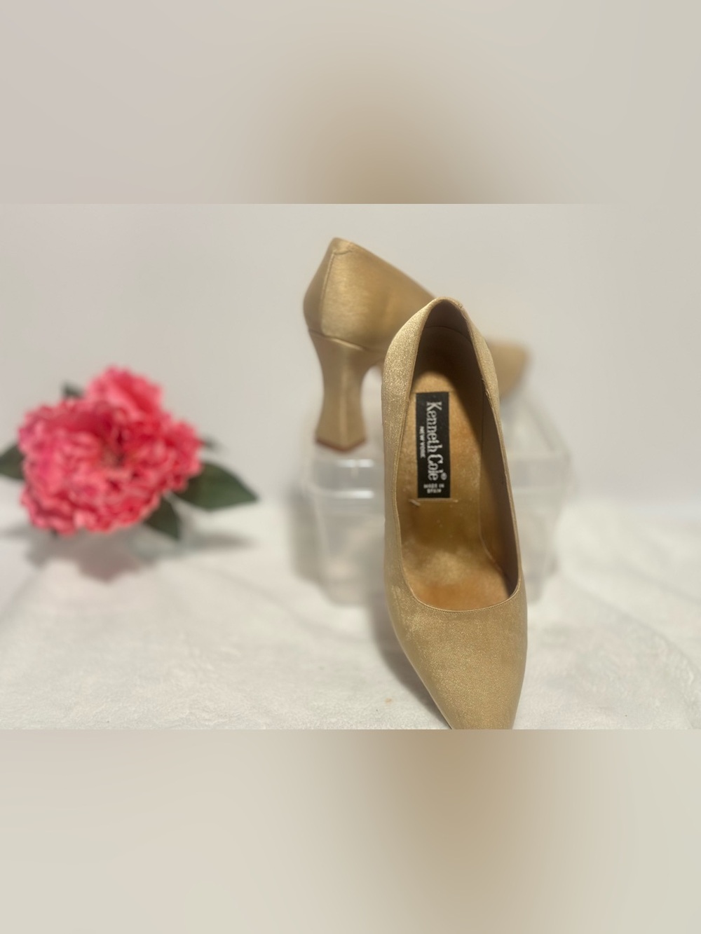 Kenneth Cole: Limited! Flared Heel Satin Gold Pointed-Toe Pumps